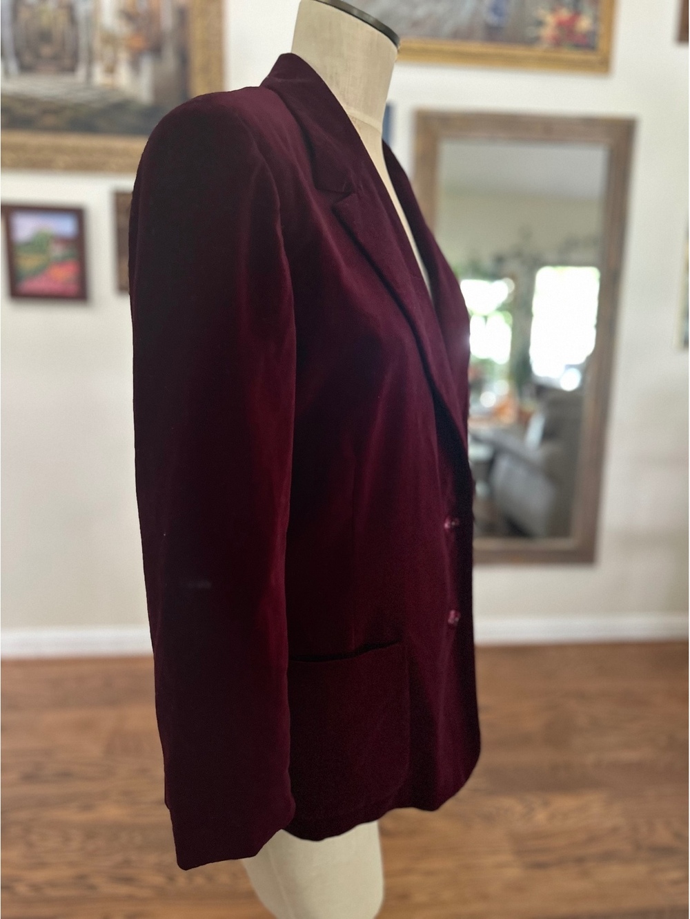 VTG 'The Fashion Place' Wine Color Velvet Blazer 2 Pocket 2 Button - Picture 3 of 8